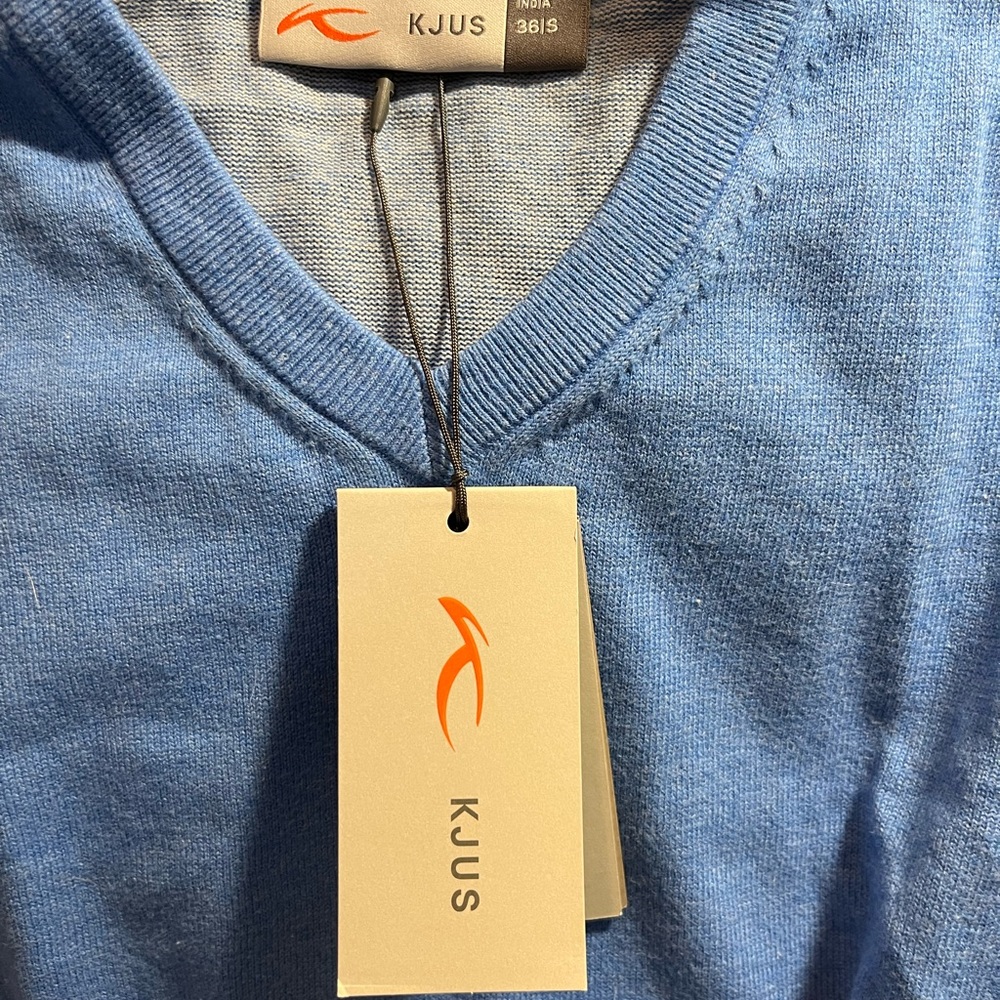 KJUS Kicki V-Neck Pullover - Brand New with Tags
Womens Small